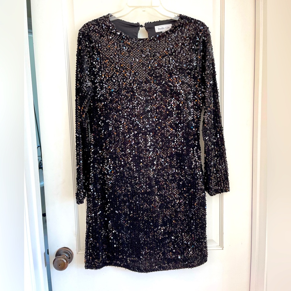Black Sequen long sleeve dress size L.